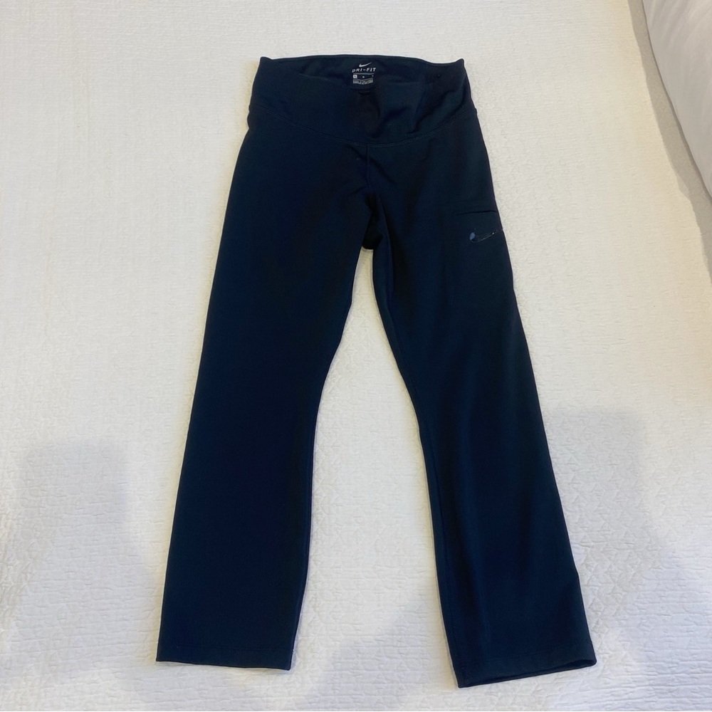 Nike Cropped Black Leggings